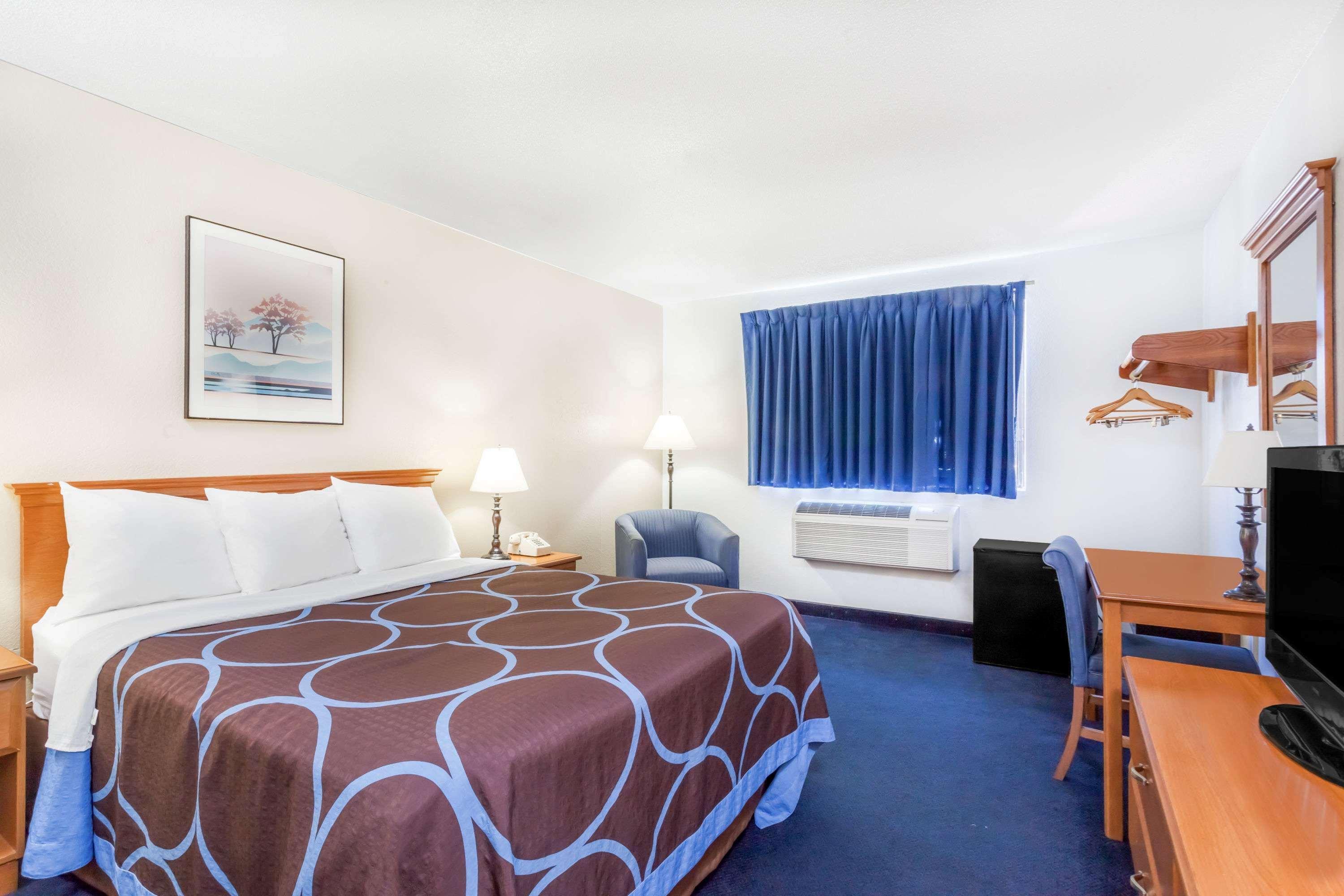 Super 8 By Wyndham Montgomery Maybrook Exterior foto