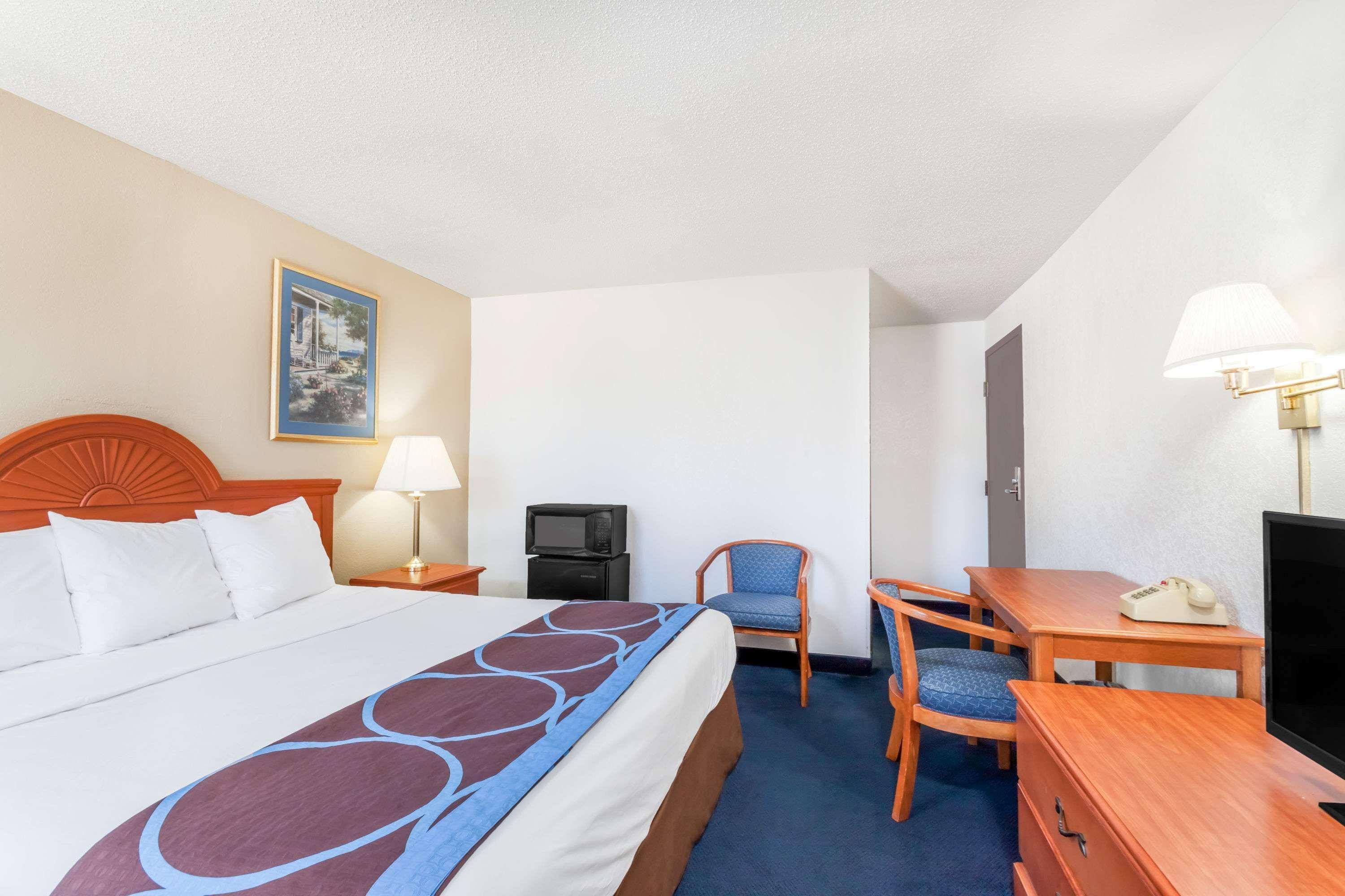 Super 8 By Wyndham Montgomery Maybrook Exterior foto